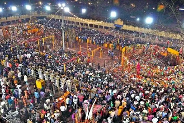 మేడారం కానుకల లెక్కింపు ప్రారంభం.. ఇప్పటికే రూ. 10 కోట్లు దాటిన వైనం