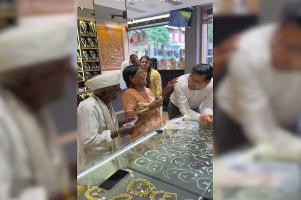 93 Year Olds Love For His Wife And A Jewellery Shops Priceless Gesture