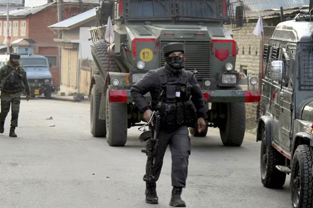 Udhampur Encounter Soldier Injured and Jaish Terrorists Trapped