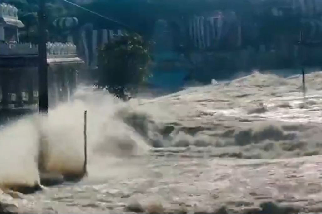 Yedupayala Temple Routes Closed Due to Manjeera River Flooding