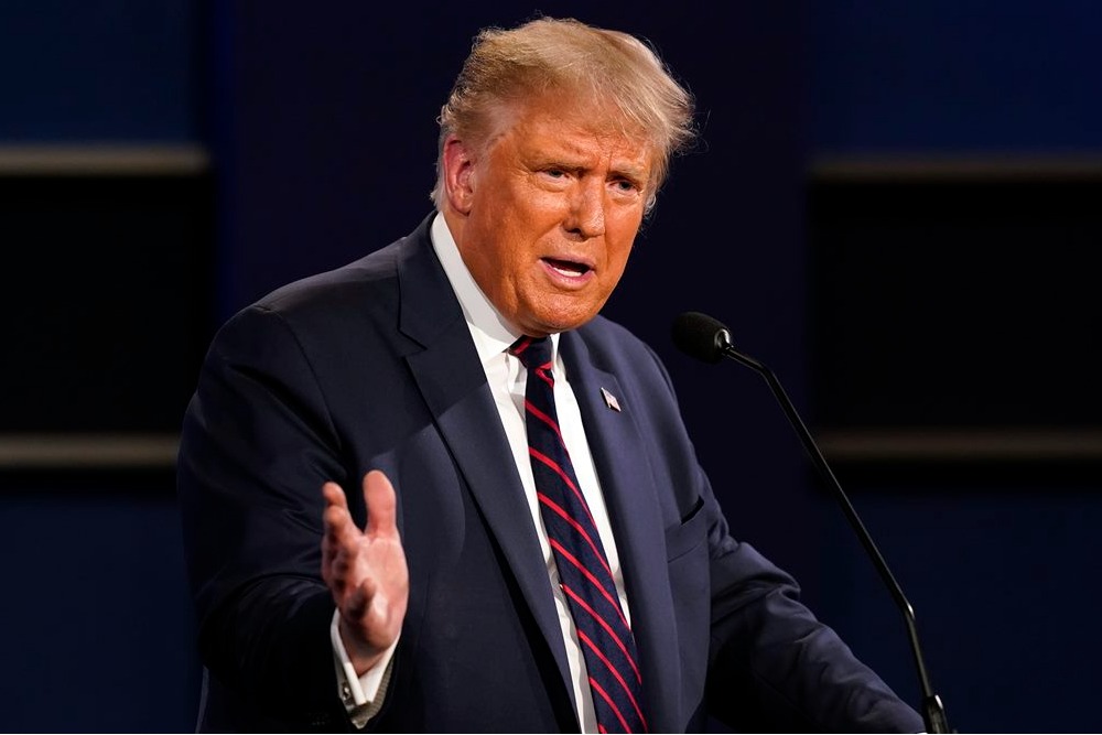 Donald Trump H1B Fee Hike Challenged by Chamber of Commerce