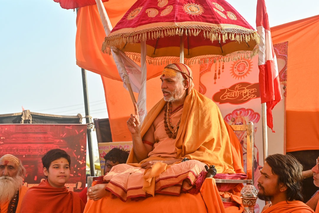 Avimukteshwaranand Saraswati Facing Sexual Assault Allegations Pocso Case Filed