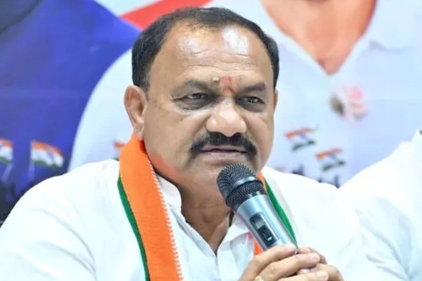 TPCC Chief Mahesh Kumar Goud Upset with Jeevan Reddy