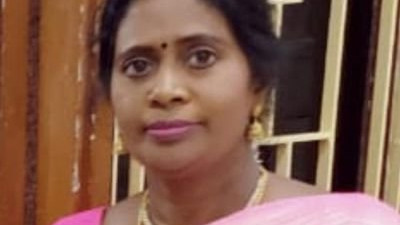 తమిళనాడులో బీజేపీకి మరో గట్టి దెబ్బ... మహిళా నేత గుడ్ బై