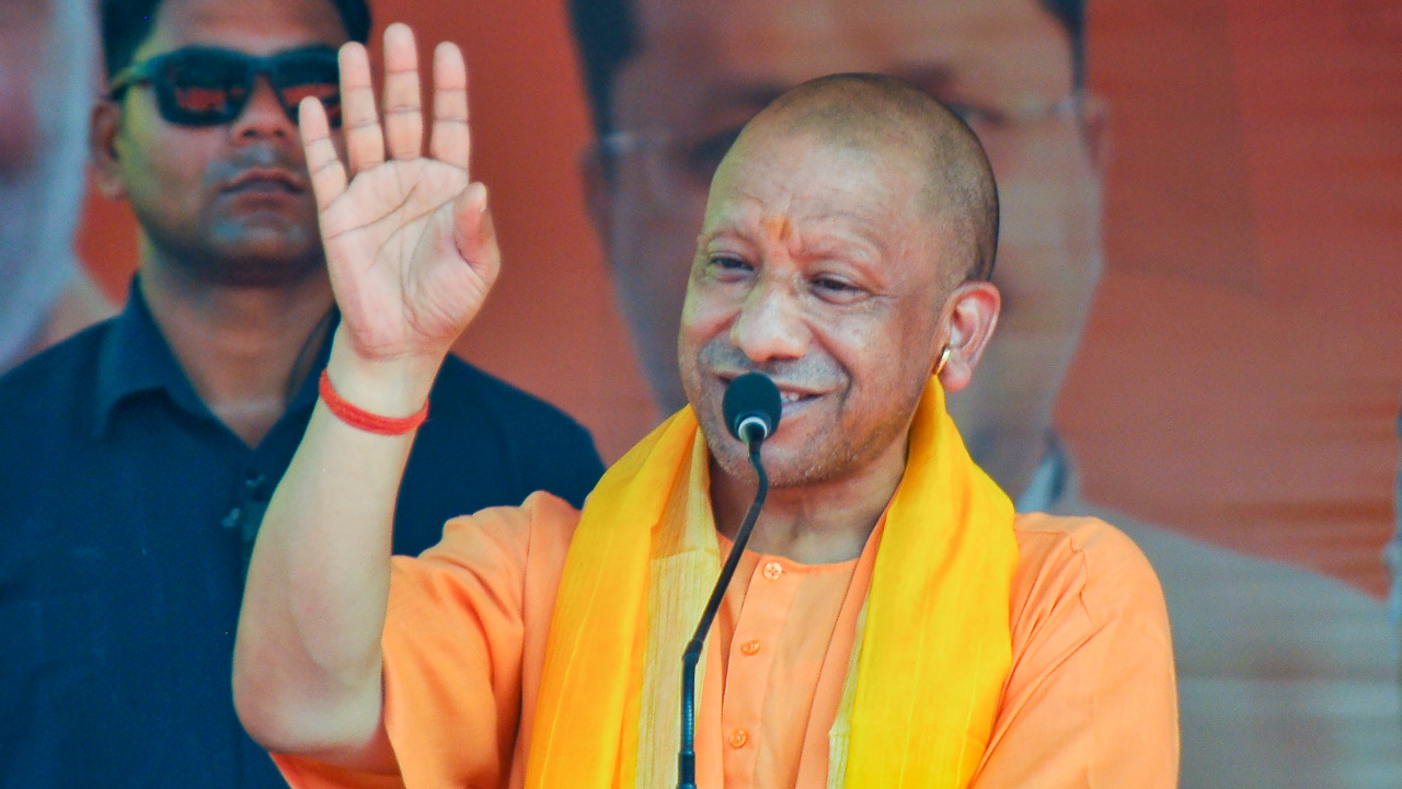 యోగి ఆదిత్యనాథ్... సింపుల్ డైట్ తో శక్తిమంతంగా