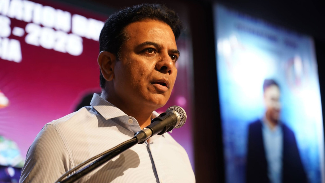 రేవంత్ 'హిట్లర్' వ్యాఖ్యలపై కేటీఆర్ కౌంటర్