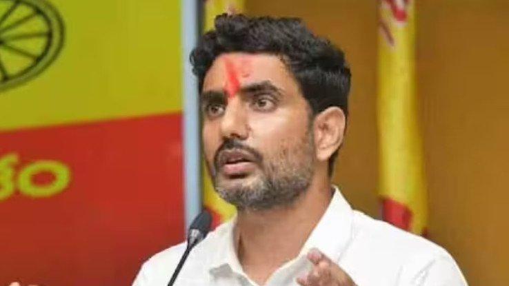 విశాఖ ఆసుపత్రిలో బాధితులను పరామర్శించిన లోకేశ్.. వామపక్షాల హంగామా
