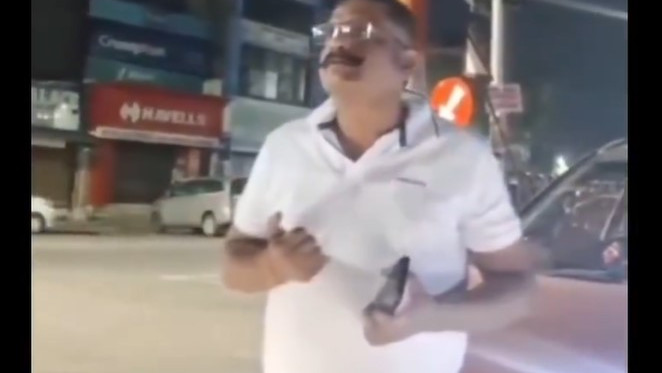 టీ స్టాల్ లో రూ.40 కోసం ఐపీఎస్ గా అవతారం... కటకటాల్లోకి నిందితుడు