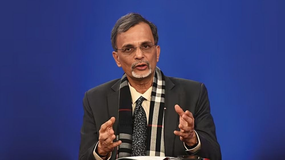 ఇకపై డిగ్రీలు ఉంటే చాలదు.. భవిష్యత్తు చదువులపై ఆర్థిక సలహాదారు కీలక వ్యాఖ్యలు
