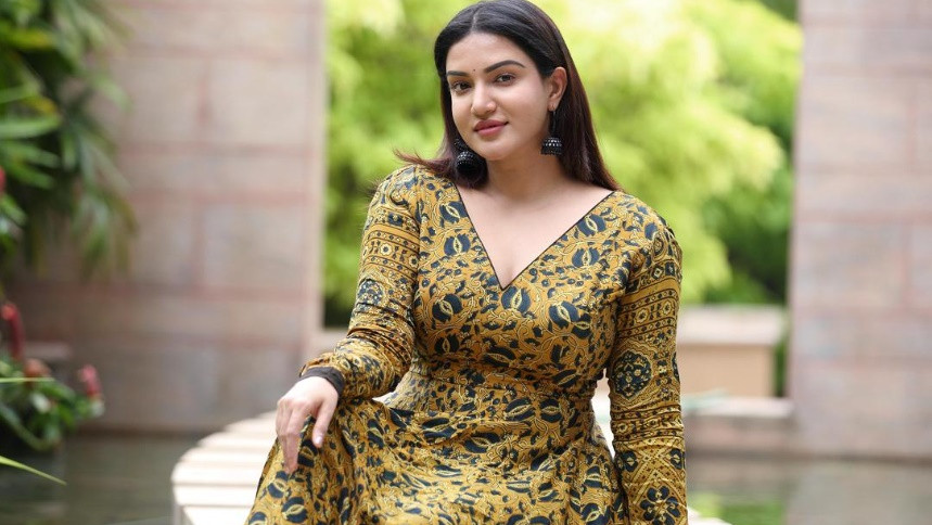 హీరోయిన్ హనీ రోజ్ కు క్షమాపణ చెప్పిన వ్యాపారవేత్త