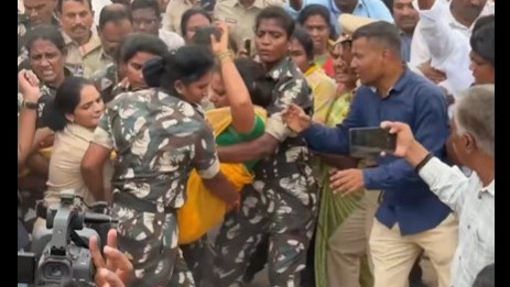 బోడుప్పల్ లో ఉద్రిక్తత.. కల్వకుంట్ల కవిత అరెస్ట్ బోడుప్పల్ లో ఉద్రిక్తత.. కల్వకుంట్ల కవిత అరెస్ట్