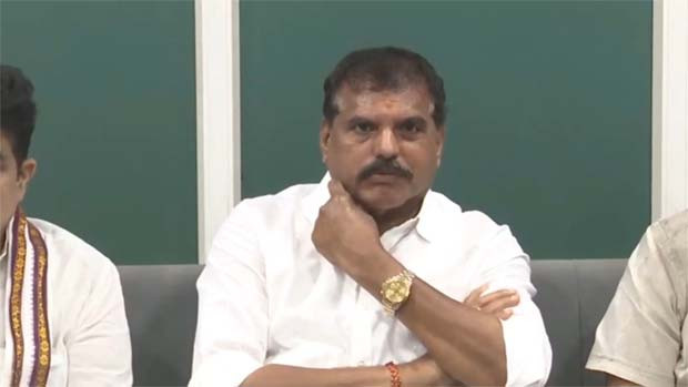 చంద్రబాబు సర్కార్ పై బొత్స ఫైర్.. హామీల అమలులో విఫలమంటూ విమర్శలు
