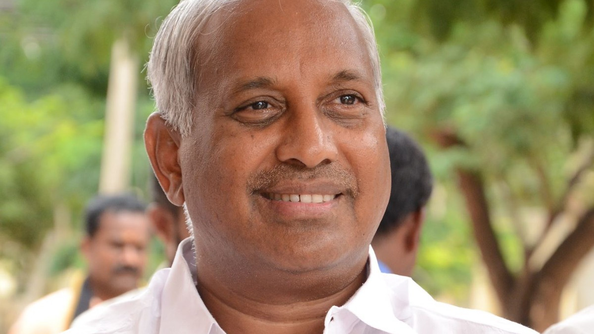 జయలలితకు ఒక న్యాయం.. జగన్ కు మరో న్యాయమా