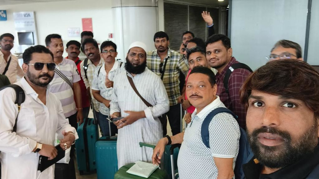 ఈ రాత్రికి హైదరాబాద్ చేరుకోనున్న తెలుగు పర్యాటకులు