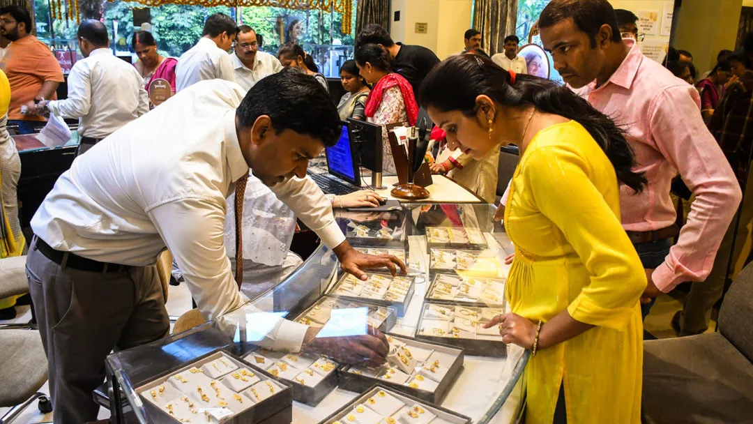 బంగారం త్వరలో రూ.1.93 లక్షలకు