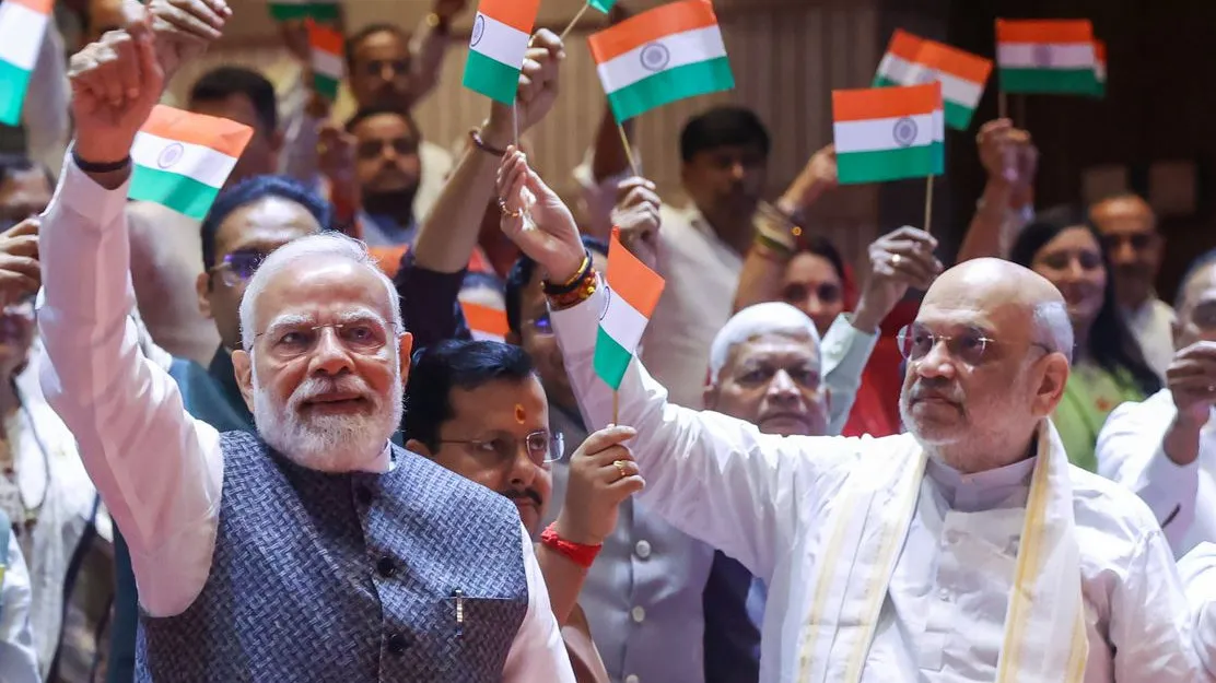 ప్రతి ఇంటాత్రివర్ణ పతాకం.. ఆగస్టు 15ను పండుగలా జరుపుకుందాం ప్రతి ఇంటాత్రివర్ణ పతాకం.. ఆగస్టు 15ను పండుగలా జరుపుకుందాం