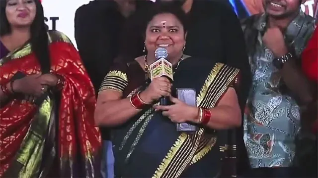 కుమారి ఆంటీ డబుల్ ధమాకా.. సినిమాలో నటన.. ఫుడ్ పై రూ. 100 డిస్కౌంట్ ఆఫర్