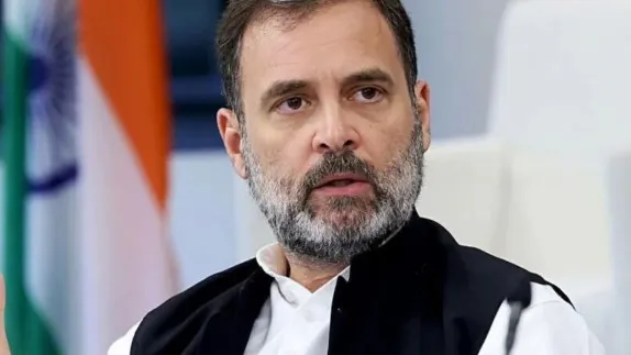 రాహుల్ గాంధీ ఆస్తుల కేసులో కేంద్రానికి సుప్రీంకోర్టు కీలకప్రశ్న.. లక్నో హైకోర్టు ఉత్తర్వులపైస్టే రాహుల్ గాంధీ ఆస్తుల కేసులో కేంద్రానికి సుప్రీంకోర్టు కీలకప్రశ్న.. లక్నో హైకోర్టు ఉత్తర్వులపైస్టే