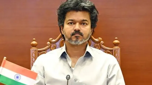 సీఎం విజయ్ కార్యాలయం మార్పుపై దుమారం.. టెండర్లలో అవినీతిరిగిందంటూప్రతిపక్షాల మండిపాటు సీఎం విజయ్ కార్యాలయం మార్పుపై దుమారం.. టెండర్లలో అవినీతిరిగిందంటూప్రతిపక్షాల మండిపాటు