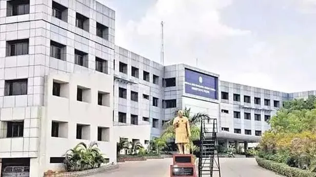 జేఎన్టీయూ స్పాట్ అడ్మిషన్ల సందడి.. నేడు, రేపు కూడా కౌన్సెలింగ్
