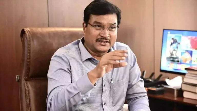 బాధ్యతల నుంచి తొలగించాలన్న తీర్పుపై హైడ్రా కమిషనర్ రంగనాథ్ హైకోర్టులో అప్పీల్