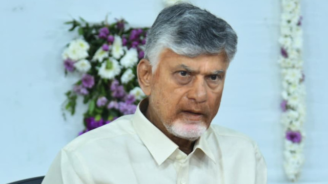 లోక్ సభలో మహిళా రిజర్వేషన్ బిల్లుకు చుక్కెదురు... విపక్షాల తీరుపై చంద్రబాబు ఫైర్