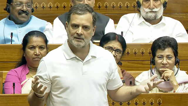 లోక్‌సభలో రాహుల్ ‘మాయగాడు’ వ్యాఖ్యల దుమారం.. బీజేపీ తీవ్ర ఆగ్రహం