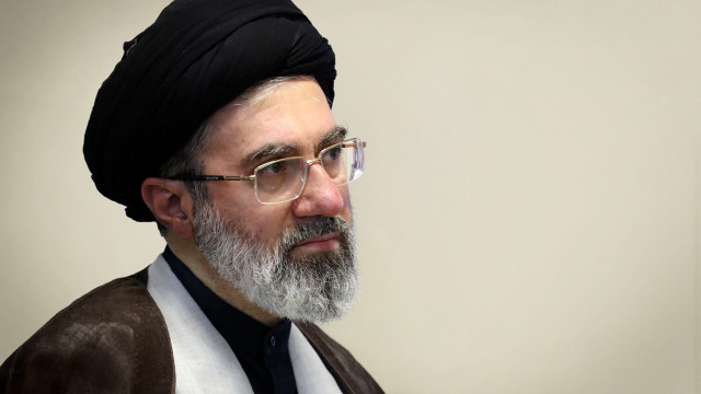 అమెరికా బలగాలను ఓడించేందుకు మా నౌకాదళం సిద్ధంగా ఉంది: ఇరాన్ సుప్రీం లీడర్