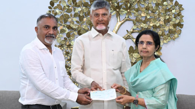 రేపు చంద్రబాబు పుట్టినరోజు... అన్న క్యాంటీన్ల కు రూ.76 లక్షల విరాళం ఇచ్చిన నారా భువనేశ్వరి