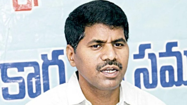 ఏపీ సచివాలయ ఉద్యోగుల సంఘం మాజీ అధ్యక్షుడు వెంకట్రామిరెడ్డికి షాక్.. ఉద్యోగం నుంచి తొలగించిన ప్రభుత్వం