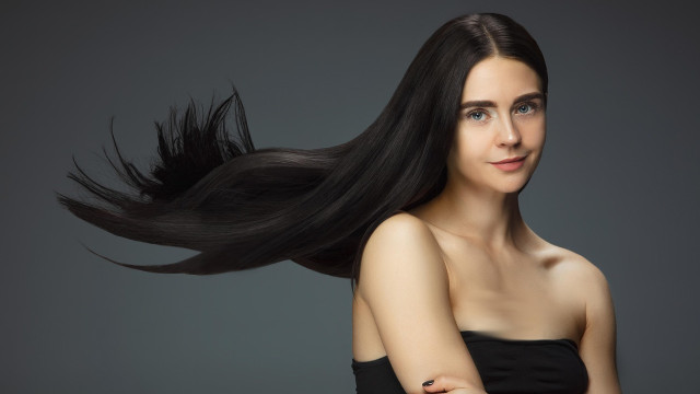 పట్టులా జారిపోయే కురుల కోసం...!