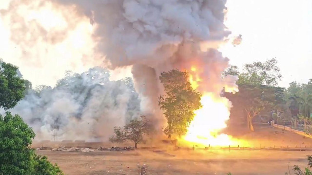 కేరళలో ఘోర విషాదం... బాణసంచా పరిశ్రమలో పేలుడు, 13 మంది మృతి