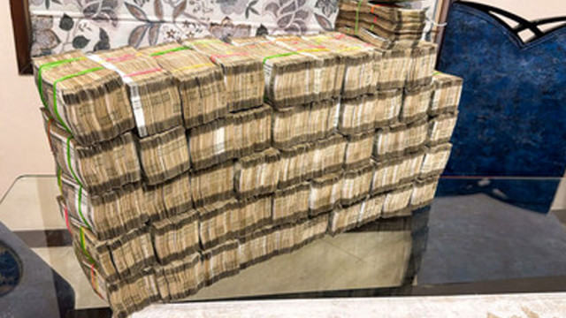 తమిళనాడు ఎన్నికల వేళ ధన ప్రవాహం.. రూ.1200 కోట్లకు పైగా సొమ్ము సీజ్