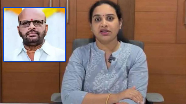 పిఠాపురంలో మళ్లీ ఫ్లెక్సీ చిచ్చు.. పవన్‌ను టార్గెట్ చేస్తున్నారంటూ వర్మపై ముద్రగడ క్రాంతి ఫైర్