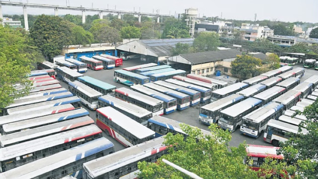 ఆర్టీసీ సమ్మె.. మంత్రుల కమిటీ వేసే యోచనలో ప్రభుత్వం