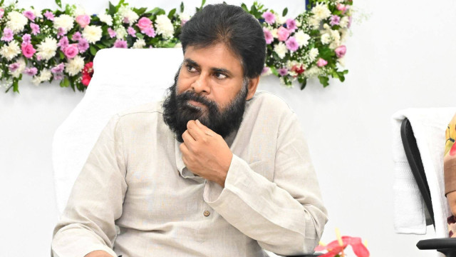 శస్త్రచికిత్స కారణంగా రాలేకపోతున్నాను: నాదెండ్ల మనోహర్‌కు పవన్ కల్యాణ్ ఫోన్