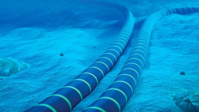 హర్మూజ్ జలసంధిలో కొత్త టెన్షన్.. ఇంటర్నెట్ కేబుళ్లపై ఇరాన్ హెచ్చరిక!