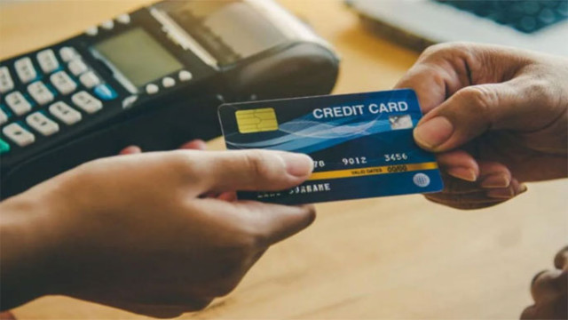 కస్టమర్ దెబ్బకు దిగొచ్చిన బ్యాంక్.. ఆ త‌ప్పు చేసినందుకు రూ.3.21 లక్షల పరిహారం!