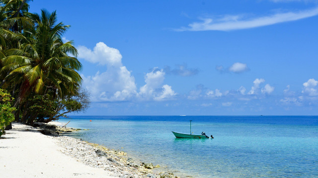 మాల్దీవులకు వెళ్లే భారతీయులు జాగ్రత్త... కేంద్రం హెచ్చరిక