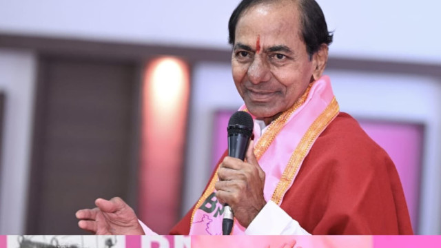 కేసీఆర్, కేటీఆర్, హరీశ్ రావులకు హైకోర్టులో భారీ ఊరట