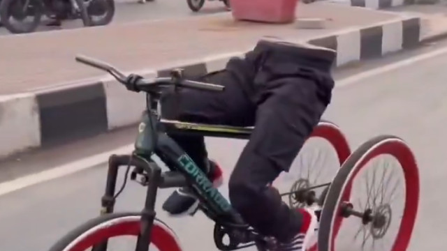 సూరత్ రోడ్లపై 'ఘోస్ట్ సైకిల్'... వైరల్ వీడియో ఇదిగో!