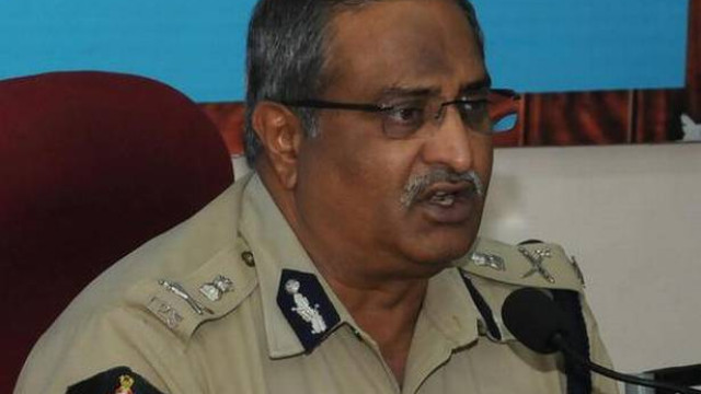 11 మందికి లీగల్ నోటీసులు పంపిన ఏబీ వెంకటేశ్వరరావు