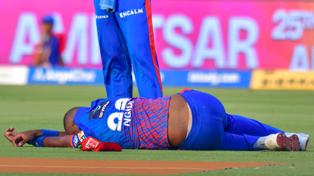 డీసీ పేసర్ ఎంగిడికి తీవ్రగాయం... స్పృహలో లేని స్థితిలో ఆసుపత్రికి తరలింపు!