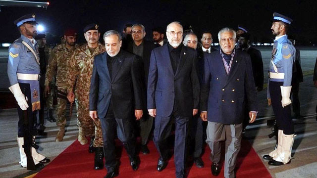 ఇరాన్‌తో చర్చలకు ట్రంప్ గ్రీన్ సిగ్నల్... పాకిస్థాన్‌కు ప్రత్యేక రాయబారులు!