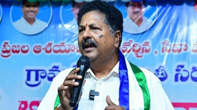 మాజీ మంత్రి కారుమూరి నాగేశ్వరరావు నివాసంలో సిట్ సోదాలు... అక్కడే విచారణ!