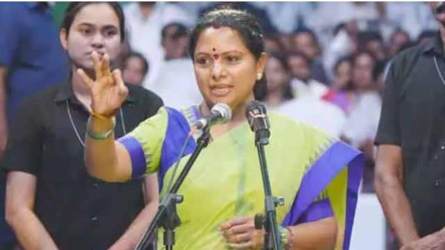 కేసీఆర్ ఇప్పుడు మనిషి కాదు.. ప్రజలకు ఏ కష్టమొచ్చినా ఆయన రారు: కవిత నిప్పులు