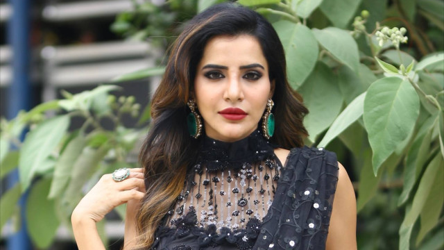 వివాదంలో అషు రెడ్డి... తండ్రి ఏమంటున్నారంటే..!