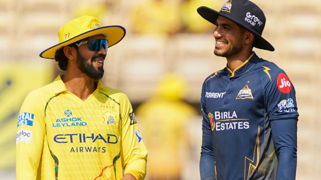 ఐపీఎల్ 2026: టాస్ గెలిచిన గుజరాత్.. చెన్నై జట్టులో కీలక మార్పు