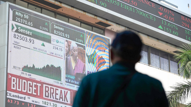 స్టాక్ మార్కెట్లకు శుభారంభం.. లాభాల్లో సెన్సెక్స్, నిఫ్టీ