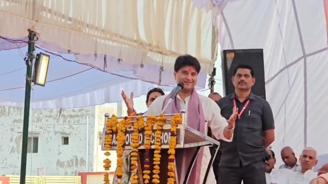 నేను కారులో ఏసీ వాడను, జేబులో ఉల్లిపాయ పెట్టుకుంటాను: జ్యోతిరాదిత్య సింధియా